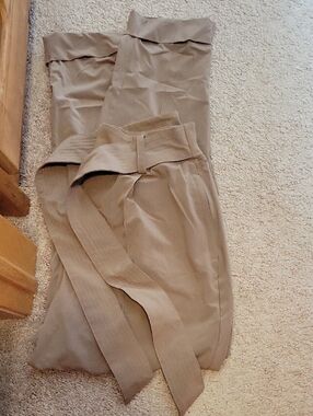 Athleta Women's Pants in Neutral Beige